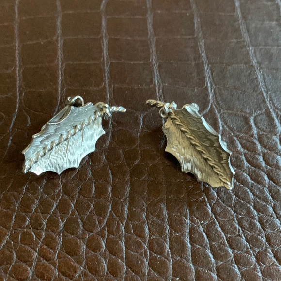 Coro Jewelry - Vintage Coro holly leaf silver tone clip earrings